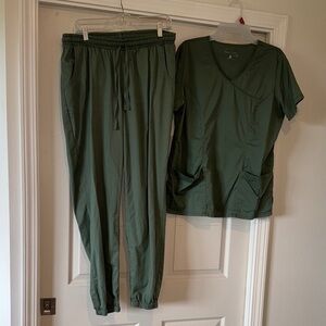 Uniform Advantage Olive Green Scrub Set